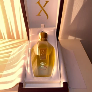 Naxos och Hacivat - Säljer två parfymer.