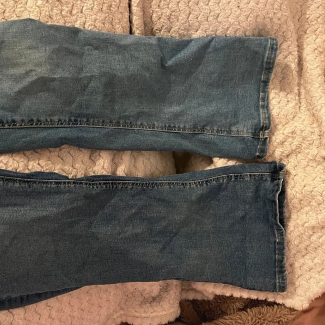 Blå bootcut jeans med ficklock - 3