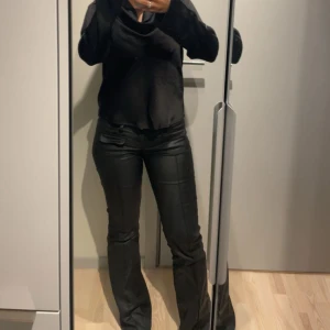 Skinnbyxor Nelly  - superfina skinnbyxor från Nelly, storlek 36 🩷🌸