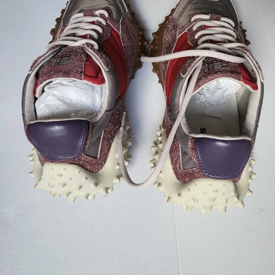 Eytys Fugu spikiga sneakers i rött och grått - 3