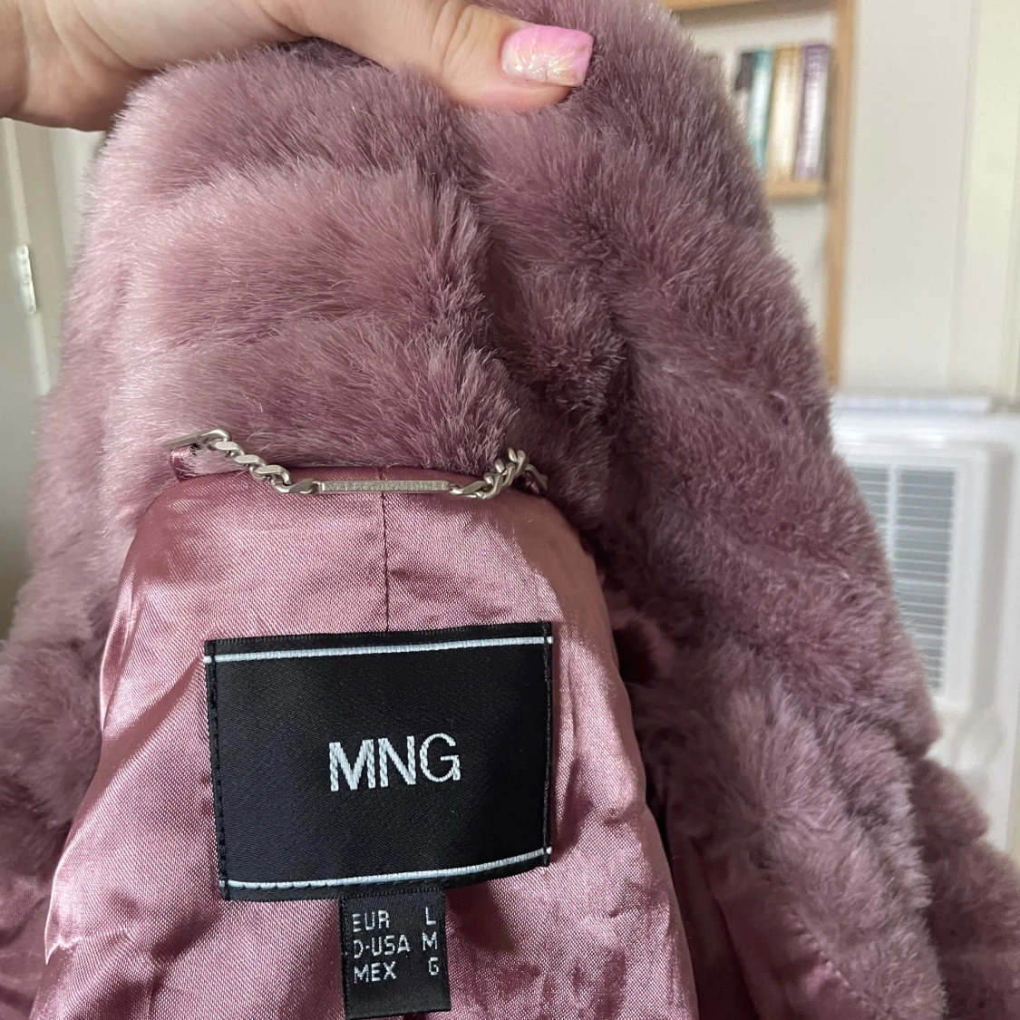 Lila pälsjacka från MNG - 2