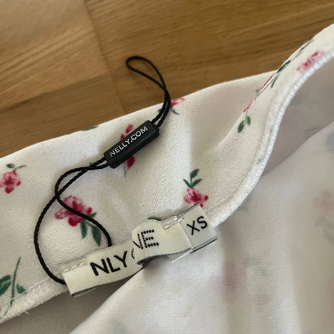 Blommig omlottkjol från NLY One - 1