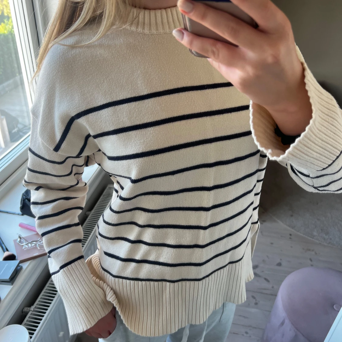 Randig stickad tröja  - 1