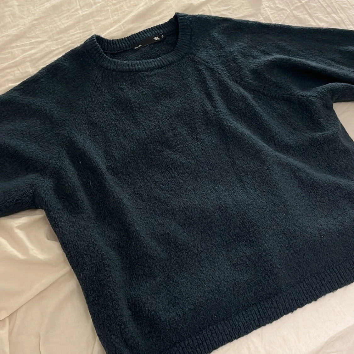 Mörkblå stickad tröja från 157