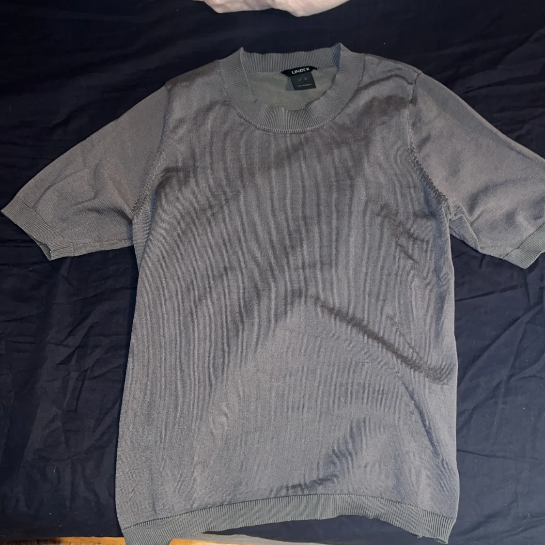 Grå stickad kortärmad tröja Lindex