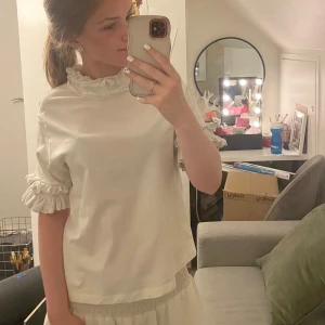 Volang t-shirt - Fin volang t-shirt🫶🏻