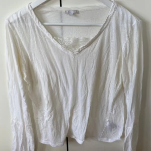 Långärmad tröja från Massimo dutti - Säljer min jätte fina tröja ifrån Massimo Dutti i storlek L 😊 skriv för fler bilder