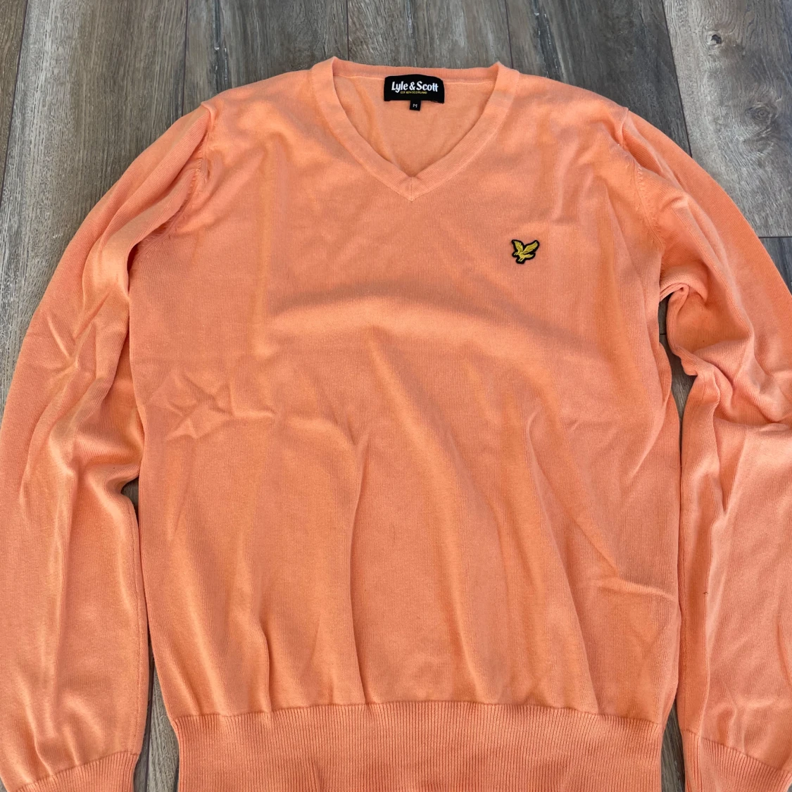 Orange v-ringad tröja från Lyle & Scott - 2