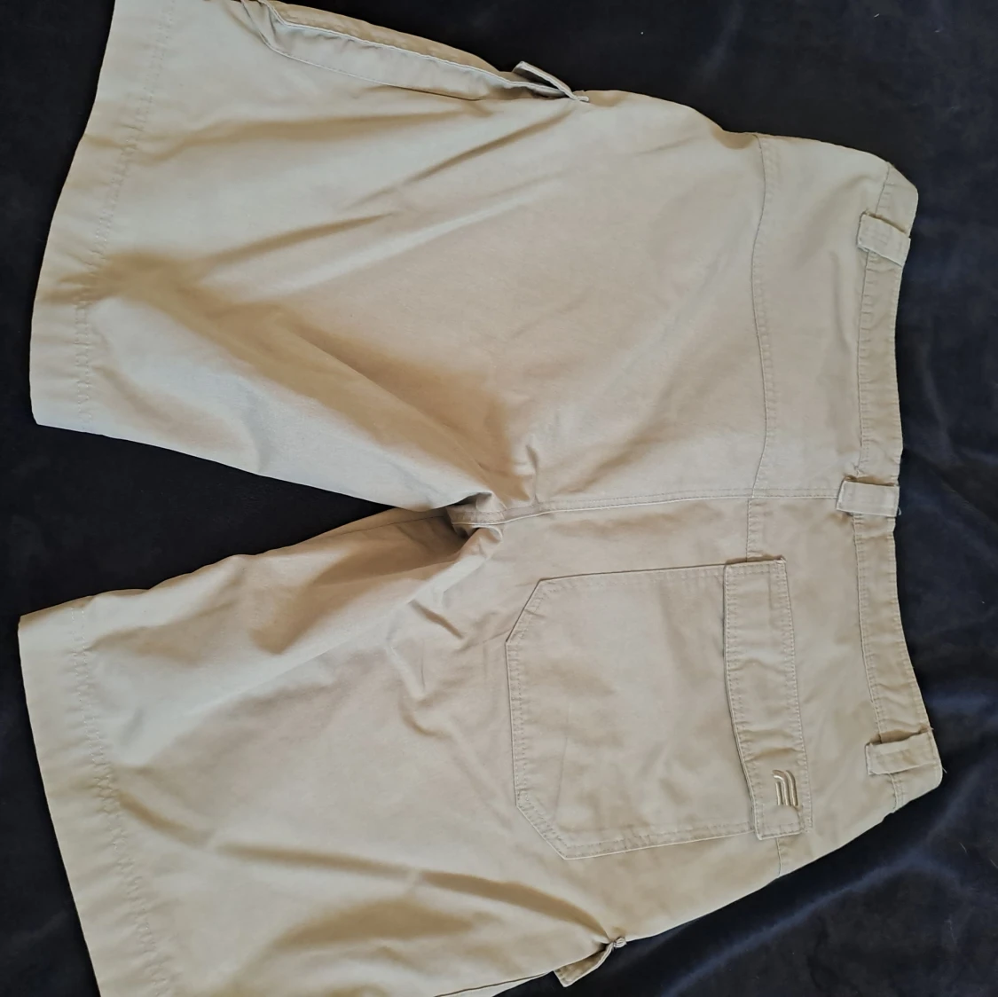 Beiga cargoshorts från Everest - 1