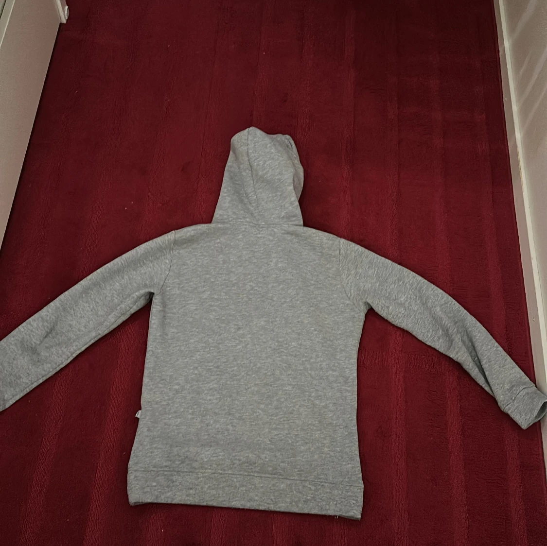 Grå hoodie från Lacoste - 2