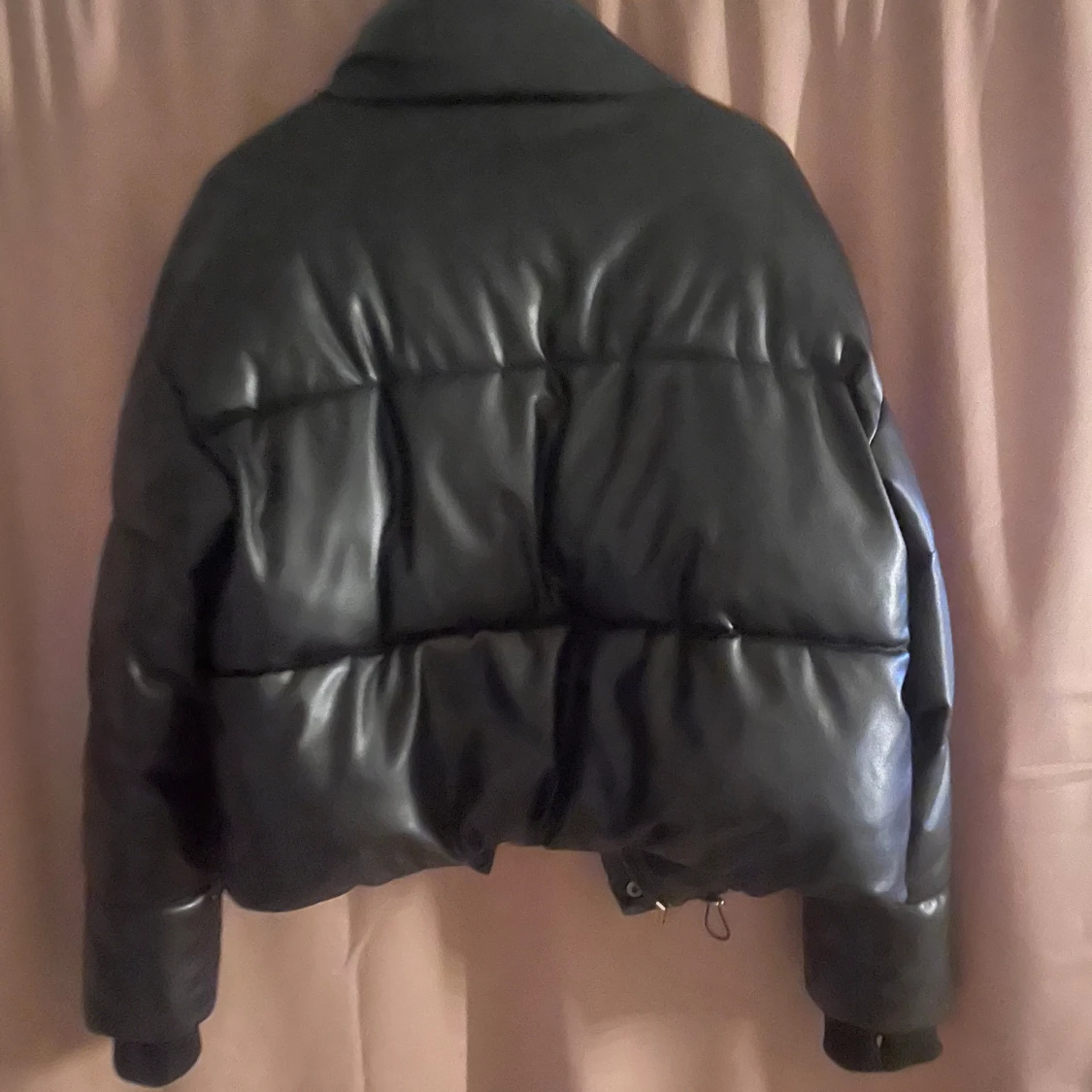 Svart pufferjacka från Zara - 1