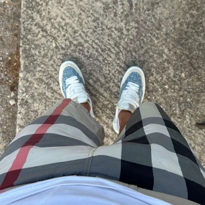 💫Balmain skor💫 - Hej! Säljer nu mina sjukt snygga Balmain skor som är väldigt unika. Dom är i storlek 42, men passar även större. Fint skick, sparsamt använda. Nypris på dessa ligger på 8.000kr! Box, dustbag och KVITTO medföljer. Hör av er vid frågor eller funderingar🙌💫🤝