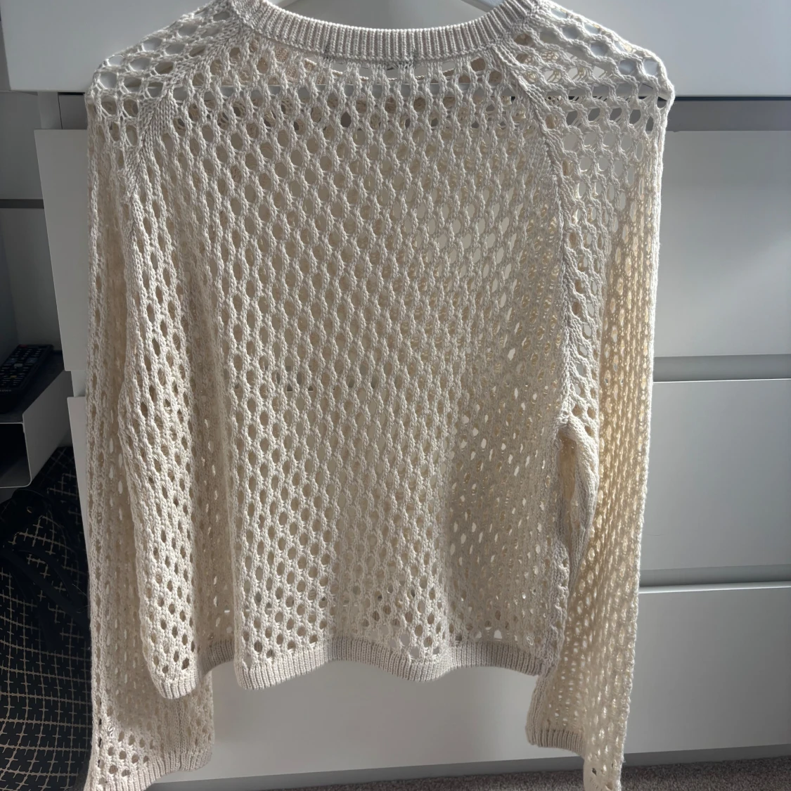 Beige stickad tröja från BikBok - 2