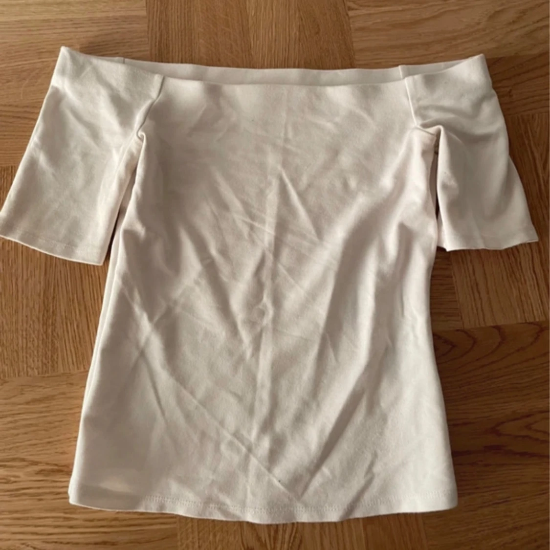 Vit offshoulder topp - 1