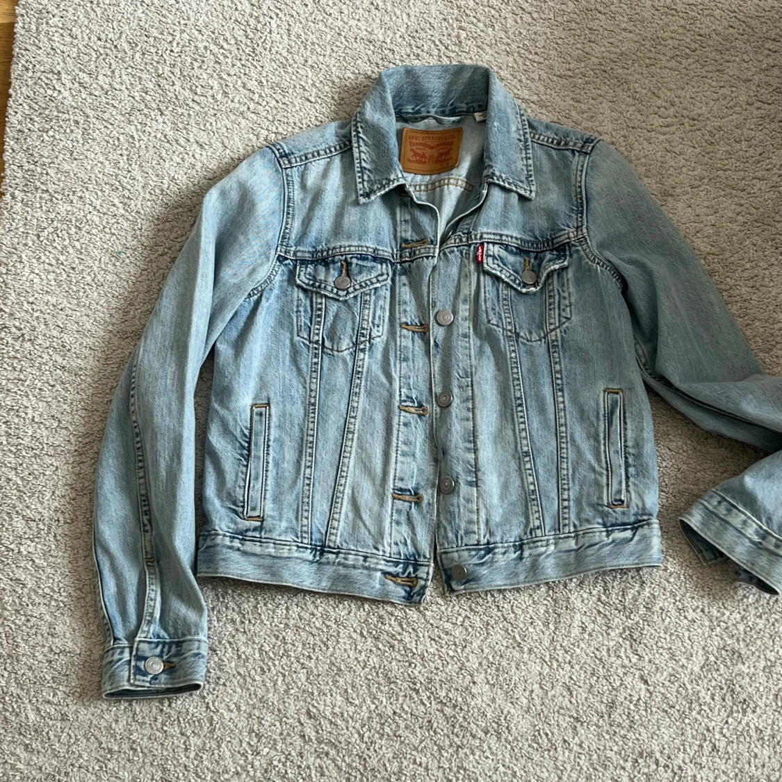 Ljusblå jeansjacka från Levi's