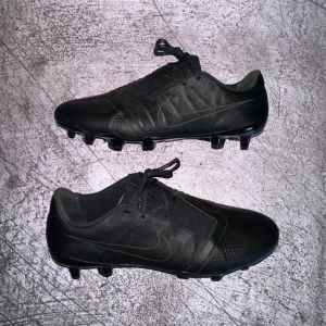 Nike phantom venom elite craft fg - 10/10 condition (brand new), I’m Dutch so please all questions and offers in English. Payment can go through PayPal.