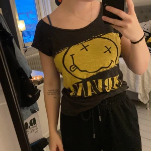 Nirvana tröja - Storlek: S Skick: Använt skick. Pris kan diskuteras vid snabb affär!❤️