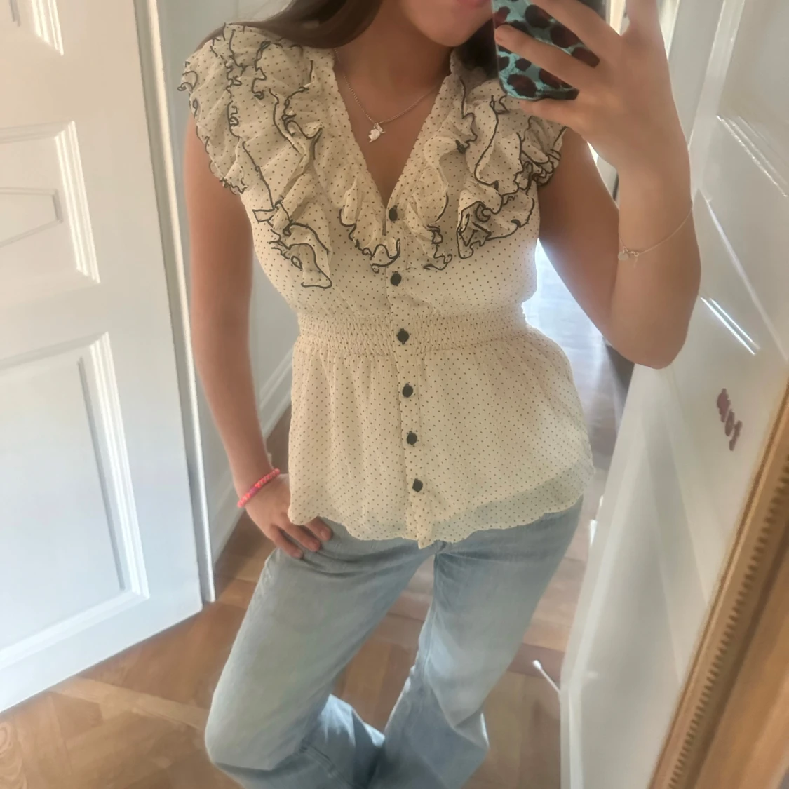 Såå fin volang prickig blus/topp 🌸🌸 - 1