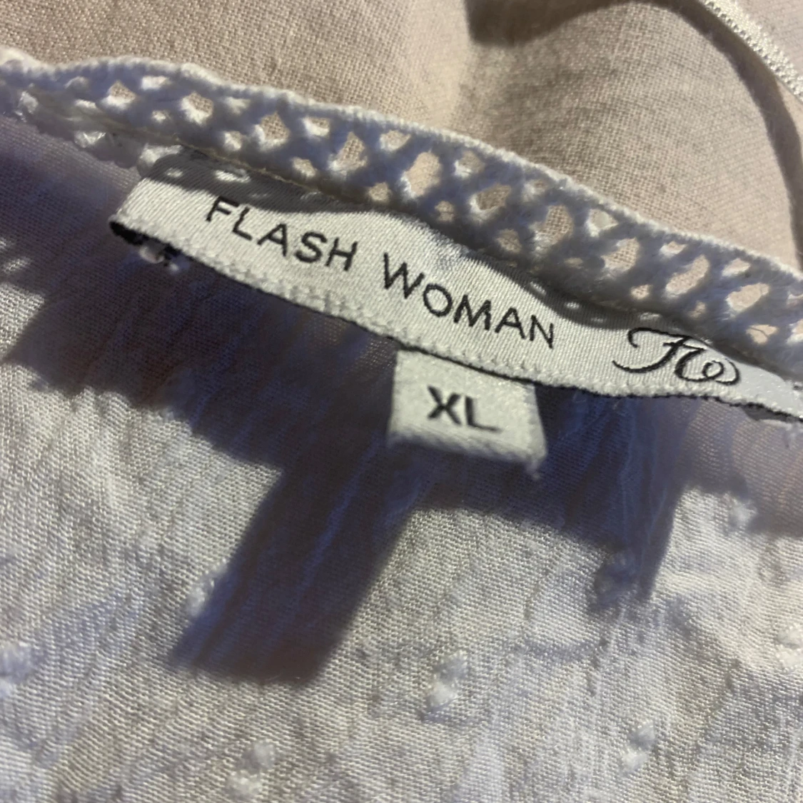 Vit blommig klänning från Flash Woman - 2