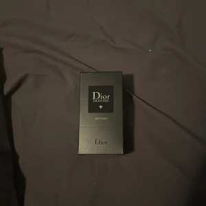 Dior homme intense - Säljer denna parfym för ett bra pris