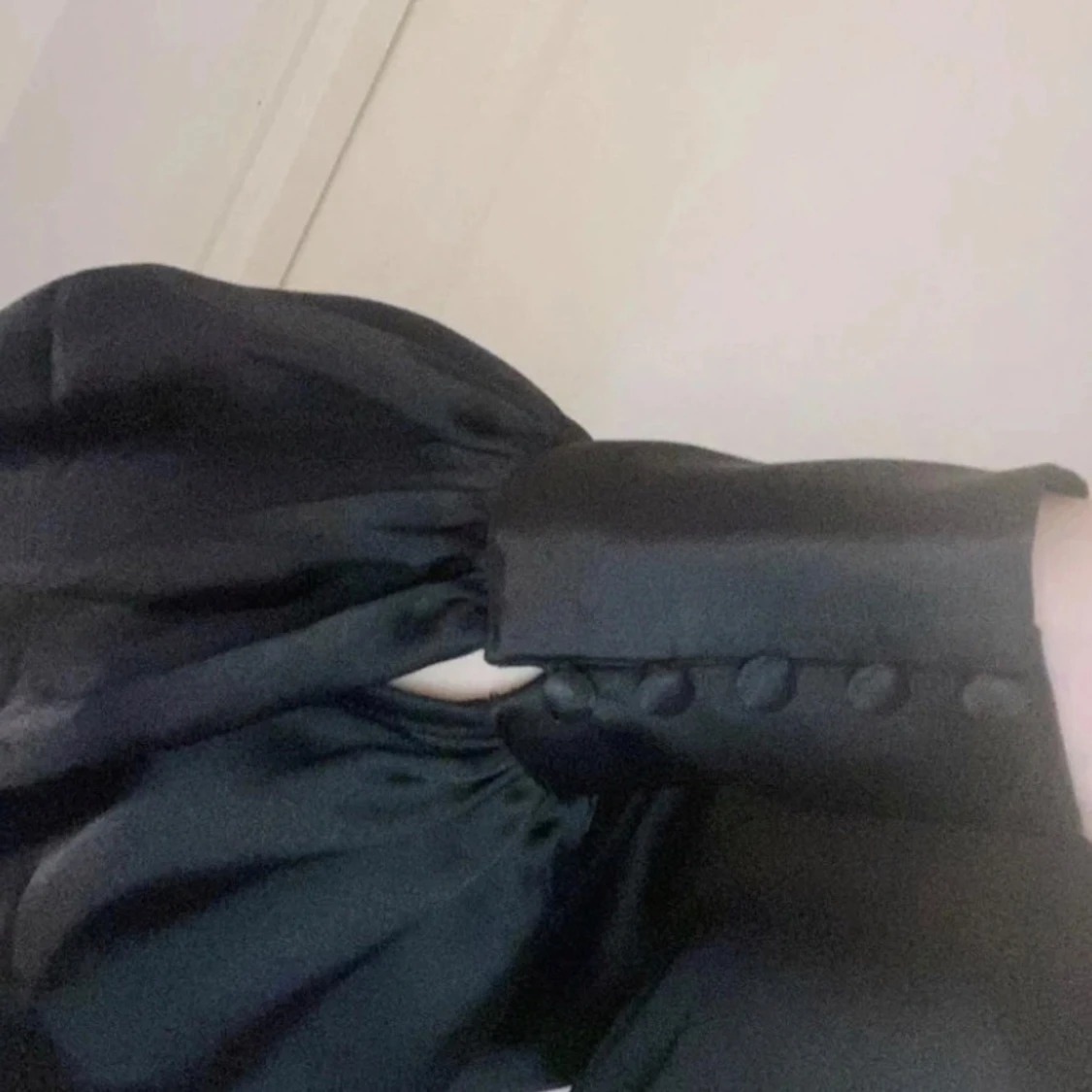 snygg svart blus från H&M - 2