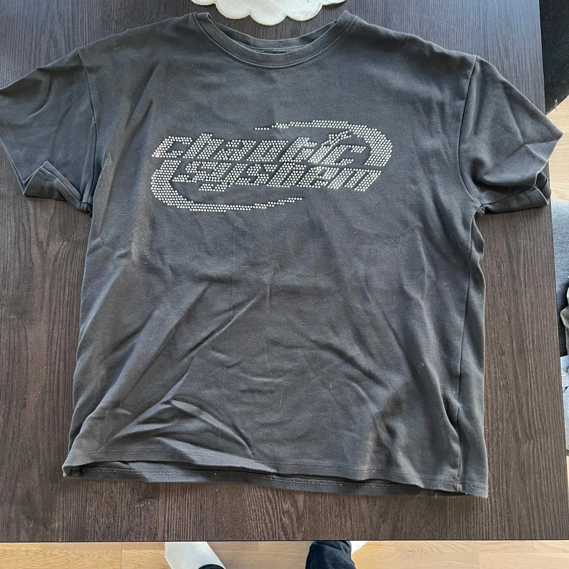 Svart pärlad Y2k t-shirt