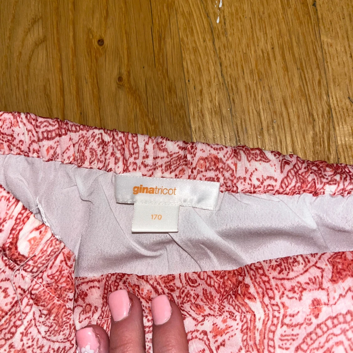 Röd mönstrad kjol  - 2