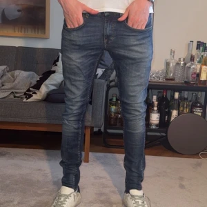 Tiger of Sweden Jeans - Vi säljer nu dessa snygga jeansen från tiger of Sweden | Skick: 9/10 | Hör av dig vid övriga frågor