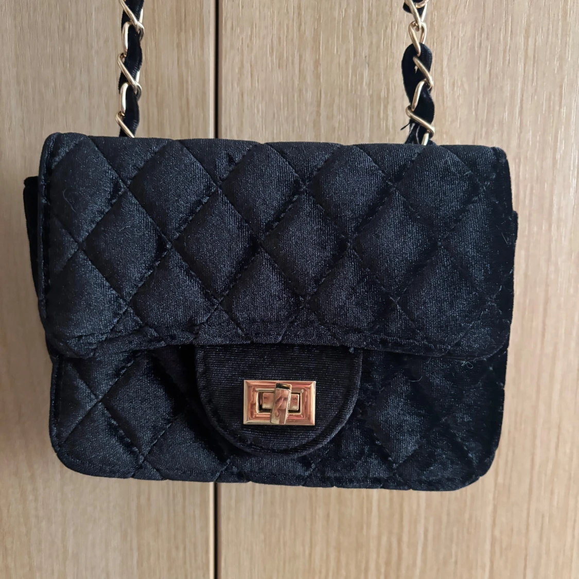 Sammets axelremväska