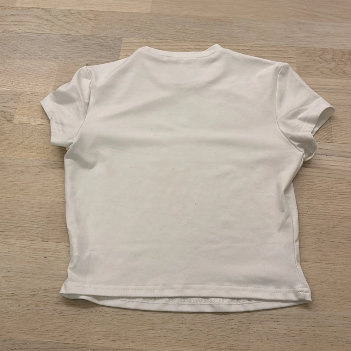 Vit t-shirt i polyester - 1