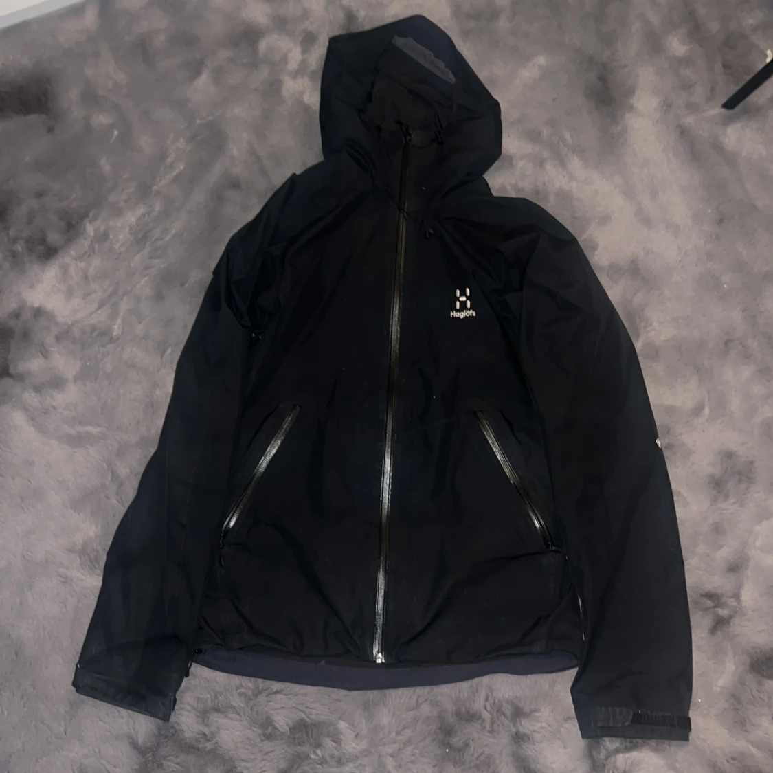 Svart vindjacka från Haglöfs