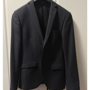 Kavaj Tiger of sweden - Storlek 44 100% ull Färg: svart 