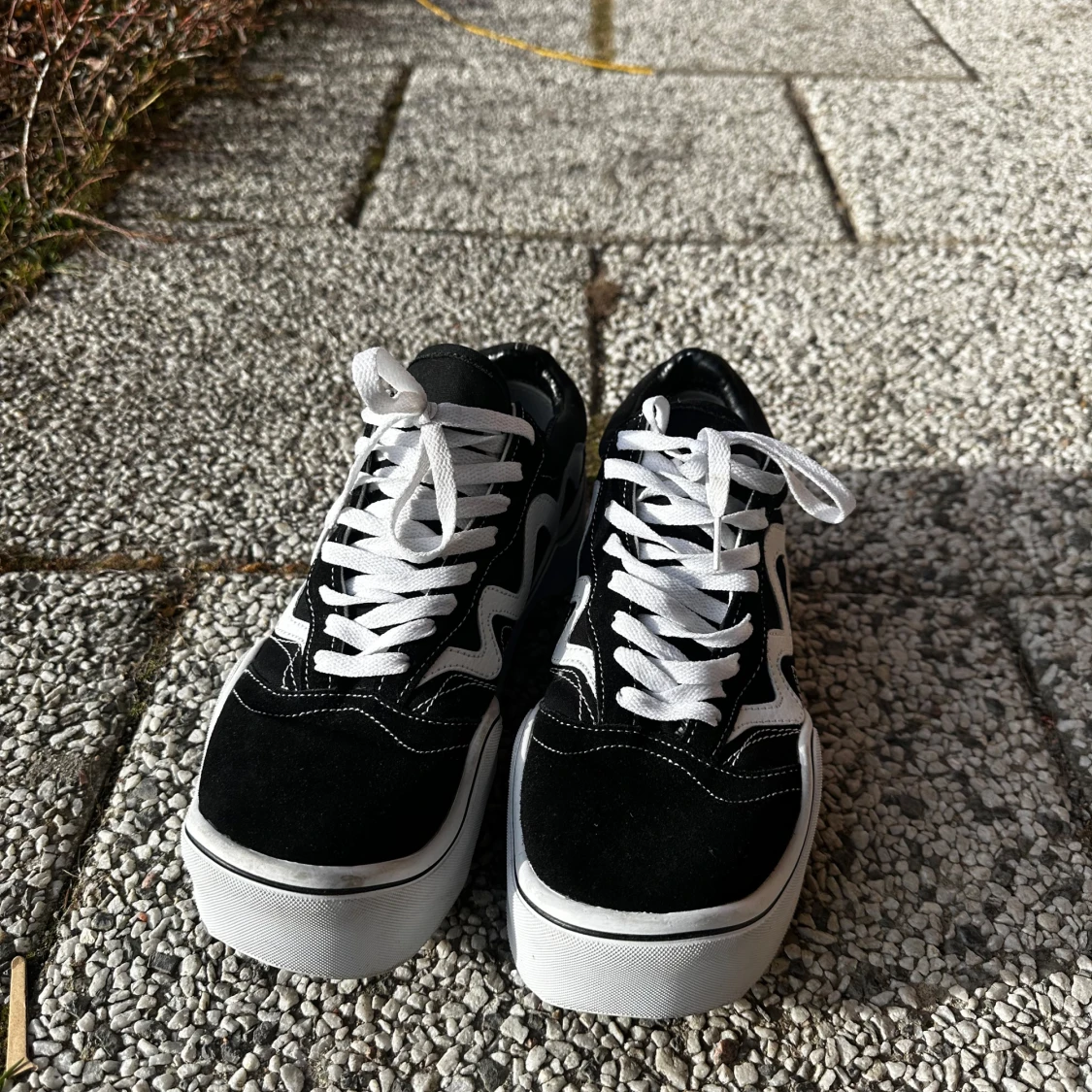 Svarta sneakers från Vans wavy babies  - 1