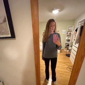 Stickad tröja - Grå stickad tröja från Lindex! Jätteskönt material❣️