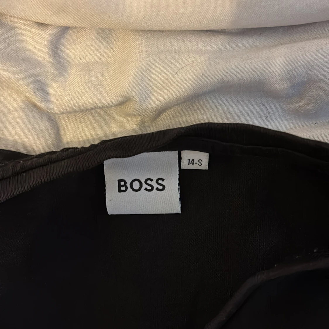 Svart t-shirt från BOSS - 1