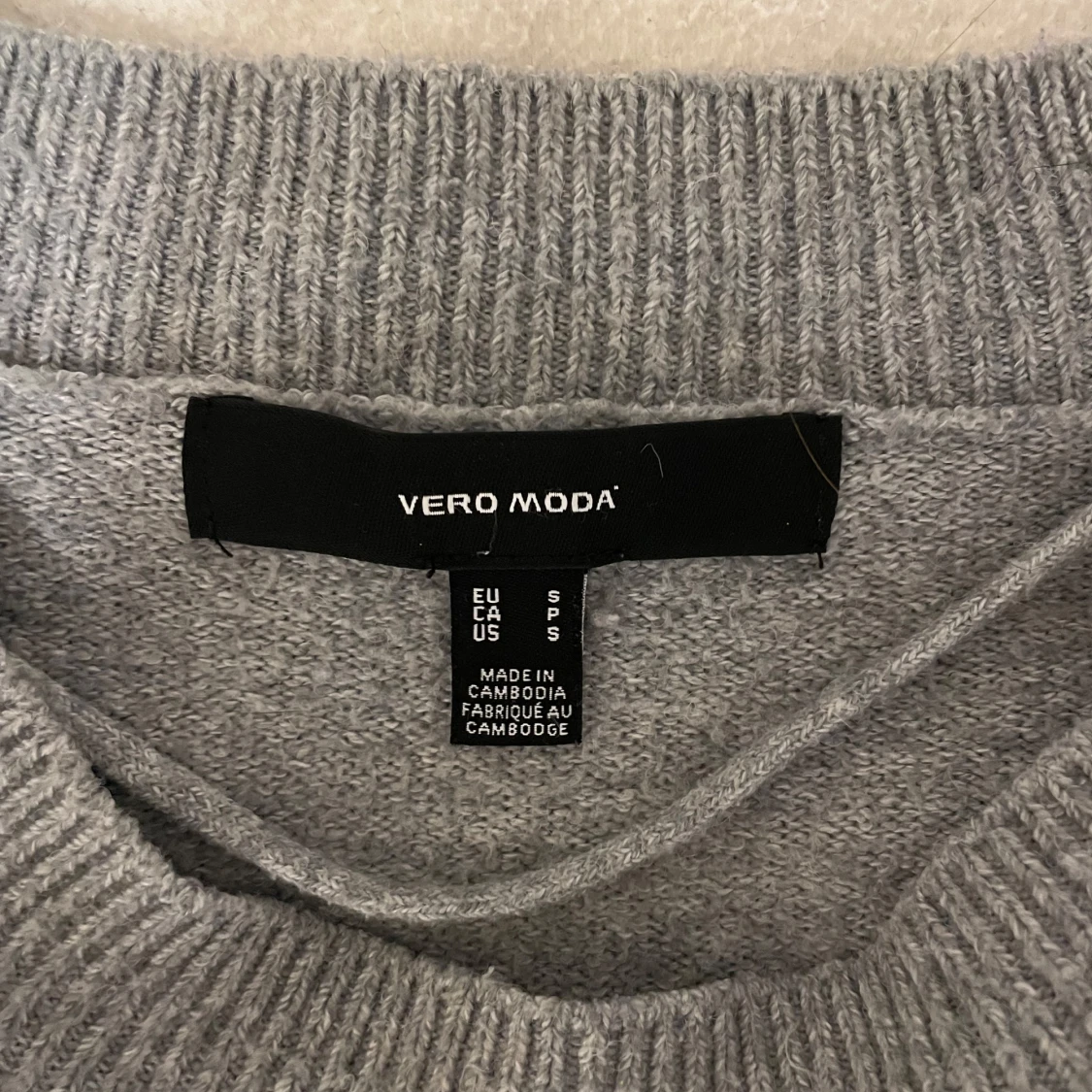 Grå stickad tröja från Vero Moda - 3