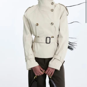 H&M trench coat - I perfect skick!!💖 storlek L men, passar mig som använder S💖