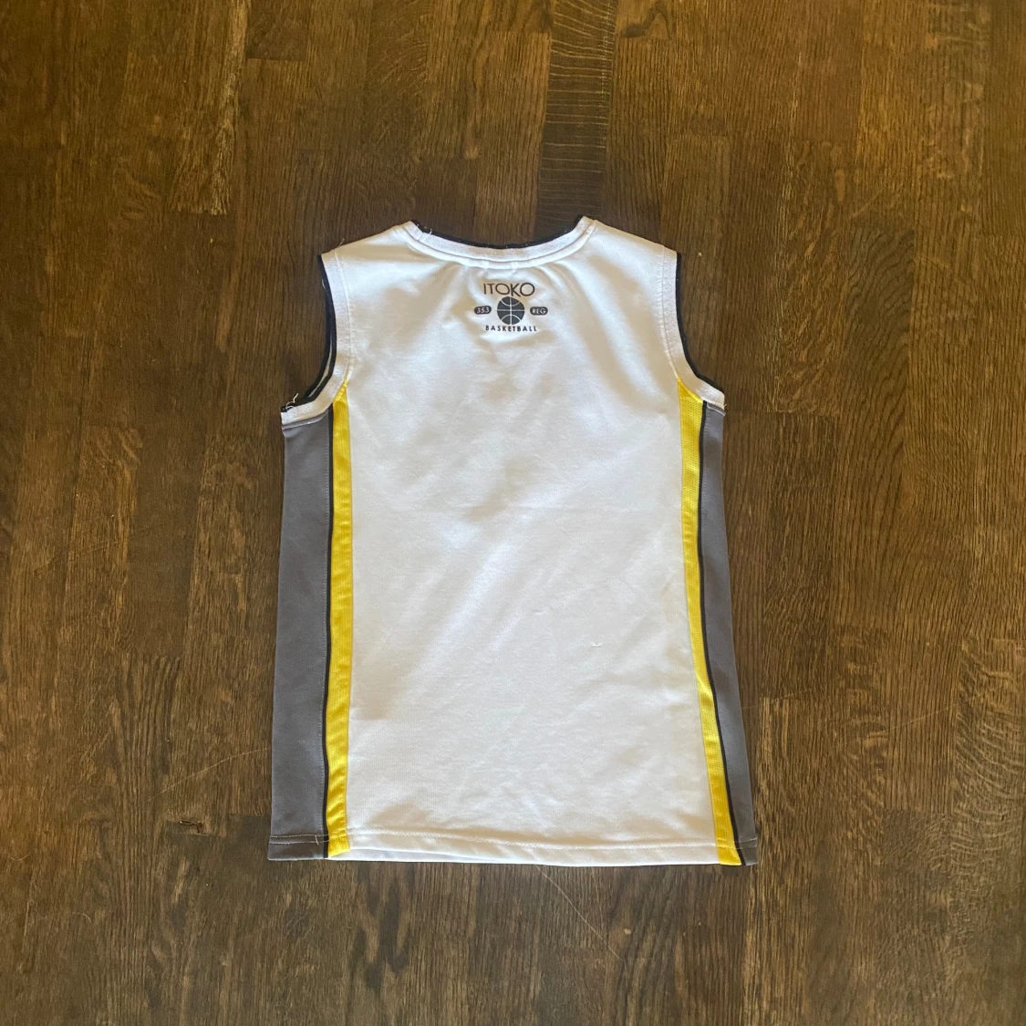 Basketbolltröja - 1