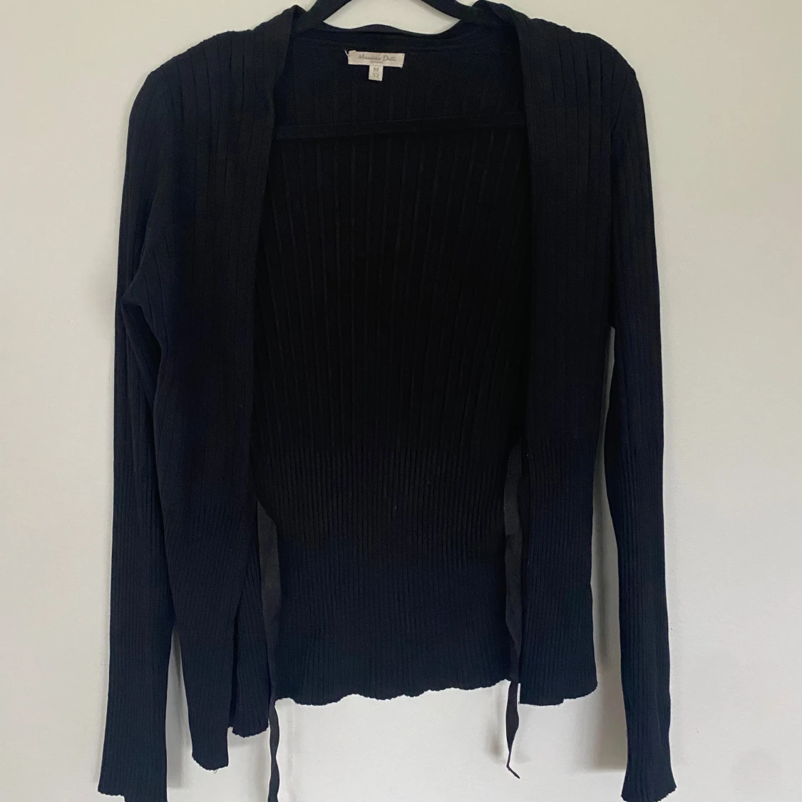 Svart ribbad croppad kofta från Massimo Dutti - 1