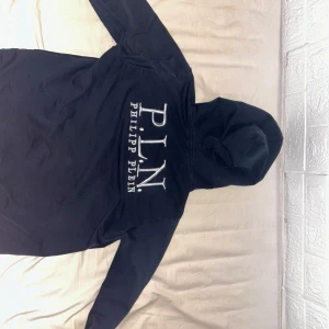 Svart hoodie  - Helt ny