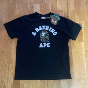 Bape T- Shirt  - Fin Bape T-shirt använd men fortfarande bra skick .