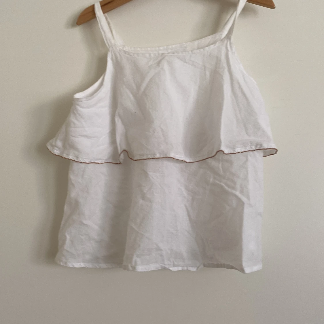 Vit volang-linnetopp från United Colors of Benetton - 2