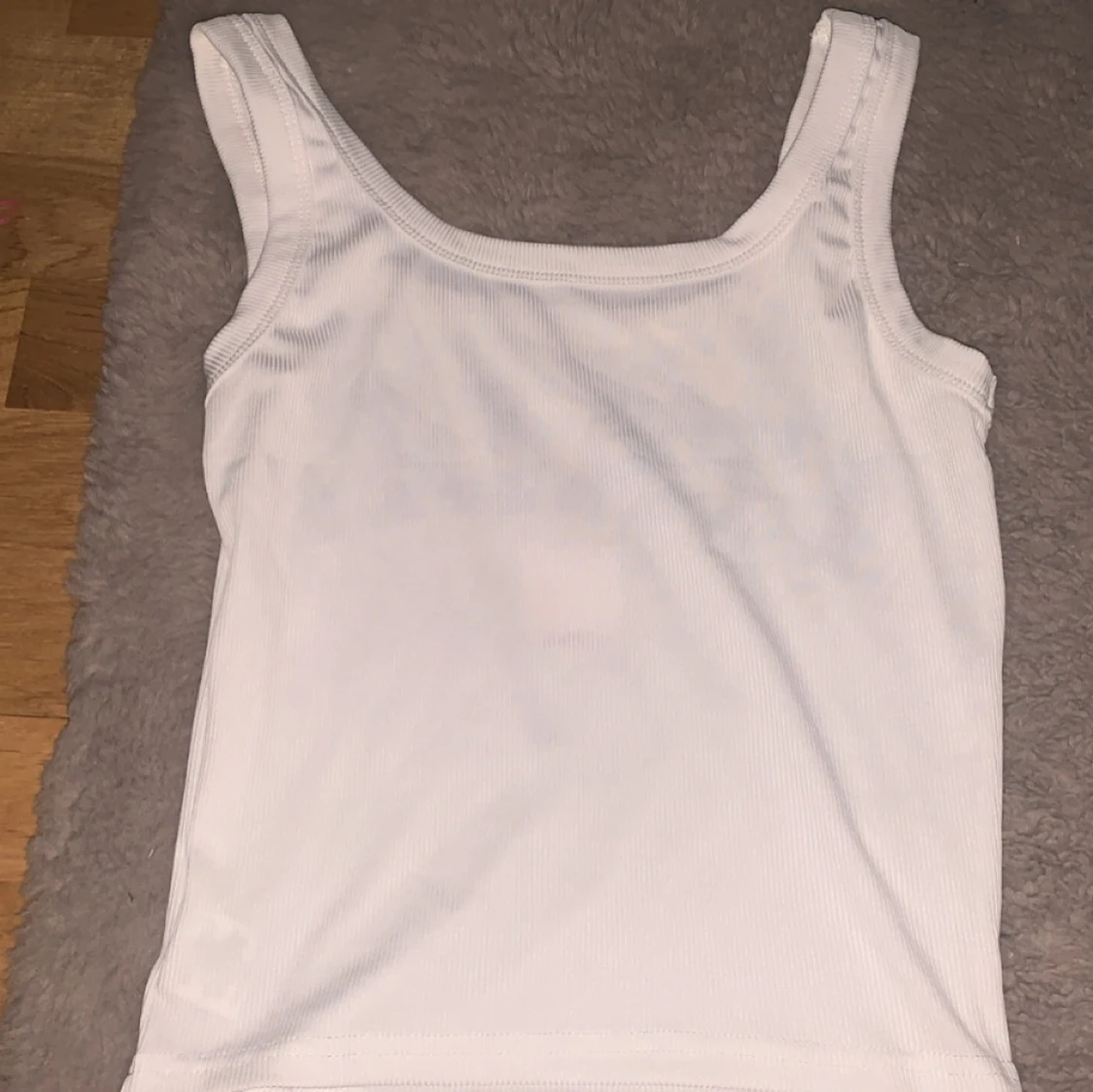 Vit ribbad linnetopp med ITALIA-tryck från SHEIN - 2