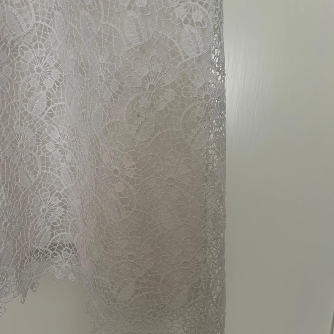 Vit spetsklänning - 2