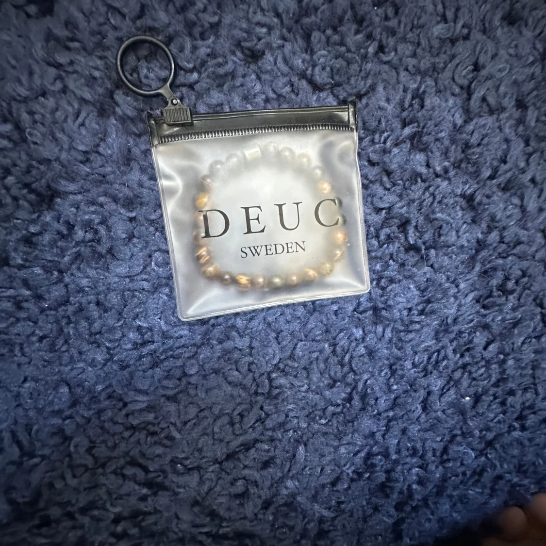 Brunt pärlarmband från DEUC Sweden - 1