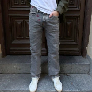 Montén Custom jeans  - Tjena, säljer nu dessa riktigt snygga jeans som är ett sample för Montén och har sålt ut vanligtvis. Vid minsta lilla fundering så är det bara att höra av sig.   Limited Edition drop, först till kvarn