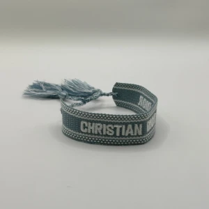 Dior Armband  - Helt nytt armband, aldrig använt. Storleken kan justeras. Postar inom 24h eller kan mötas i Stockholm.