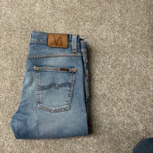Nudie jeans - Nudie jeans storlek 30/34, köp för endast 649. 