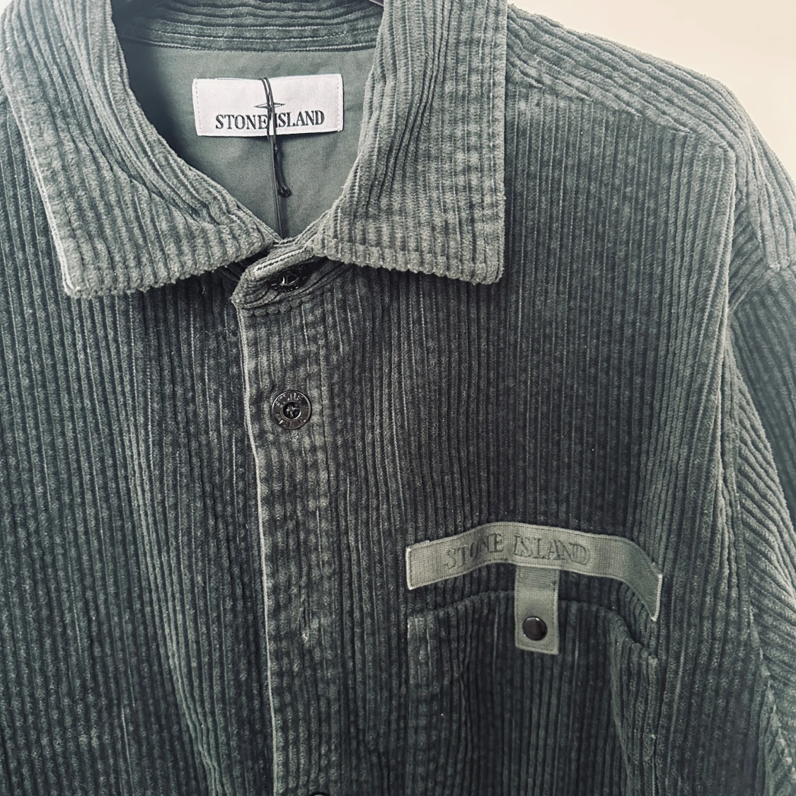 MörkGrön corduroy manchester-skjorta från Stone Island - 1