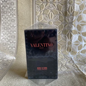 Valentino Uomo Born In Roma Coral Fantasy 100ml - Valentino viral fantasy 100 ml. Sprayat en spray så hela burken är full